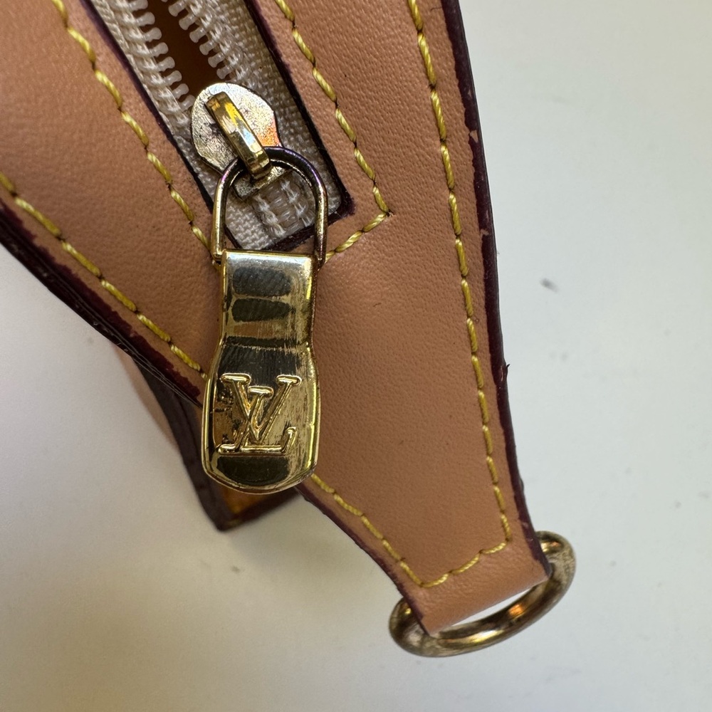 Louis Vuitton genuine vintage 80’s Tan Leather Pochette Makeup cosmetic pouch - Picture 3 of 14